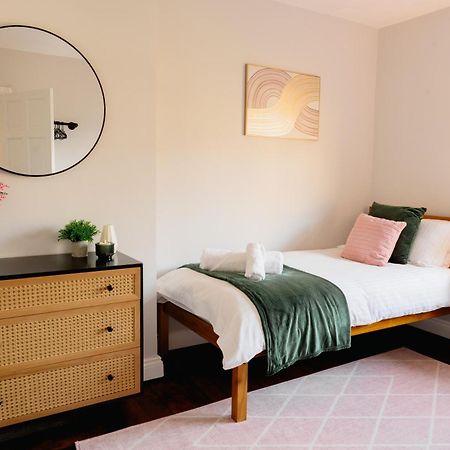 Bowling Terrace By Above Rubies - Stylish, 3 Bedroom, Pet Friendly House In Skipton Extérieur photo