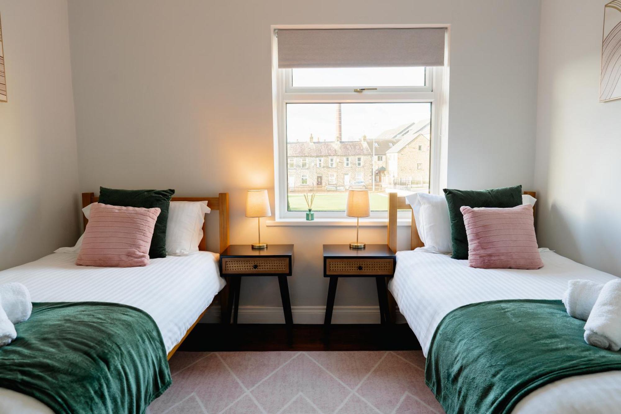 Bowling Terrace By Above Rubies - Stylish, 3 Bedroom, Pet Friendly House In Skipton Extérieur photo